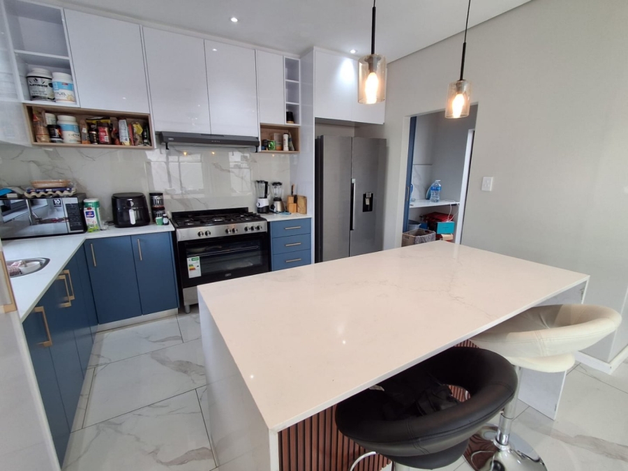 4 Bedroom Property for Sale in Sandown Western Cape
